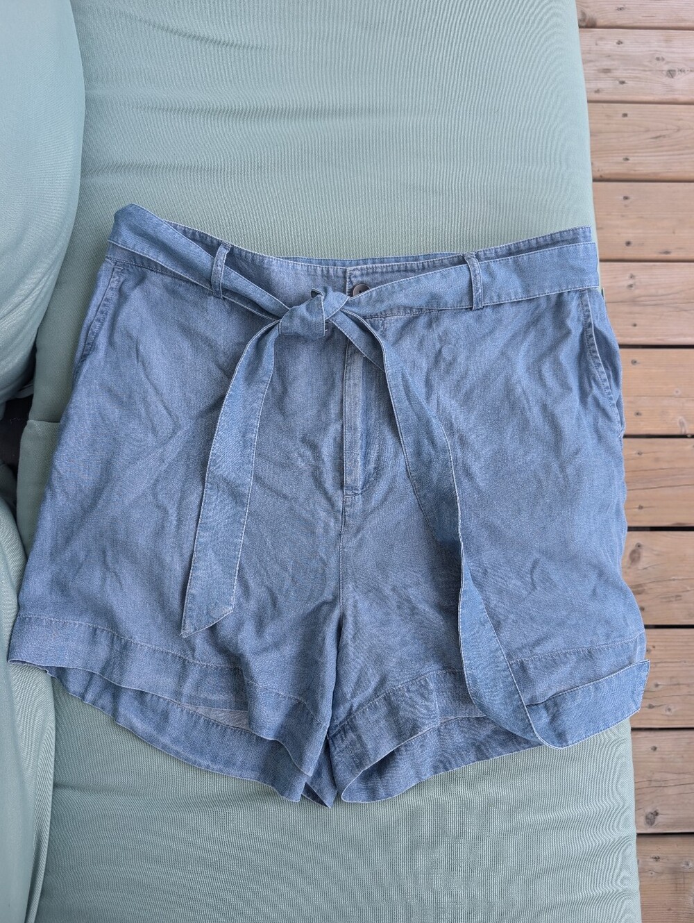 New with Tag Simons Light Blue Chambray High-Waist Tie Shorts Size XL